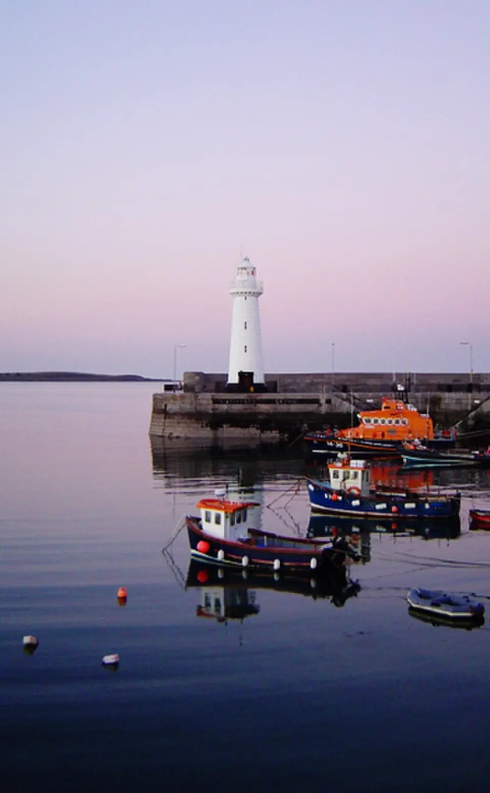 Obrázok: Stephen from Northern Ireland · CC BY 2.0 Donaghadee lighthouse