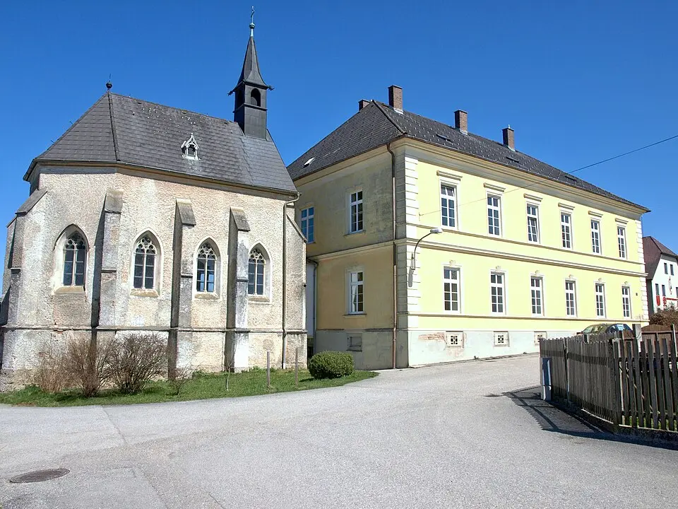 Ehem. Versorgungsheim mit Versorgungsheimkapelle