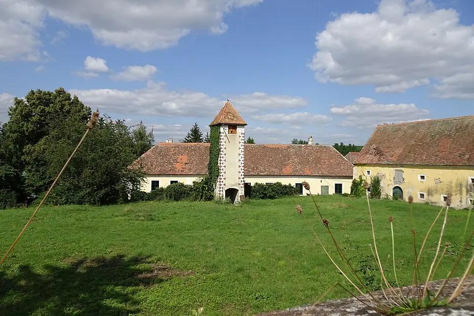 Image: Clemens Mosch · CC BY-SA 4.0 Schloss Deinzendorf