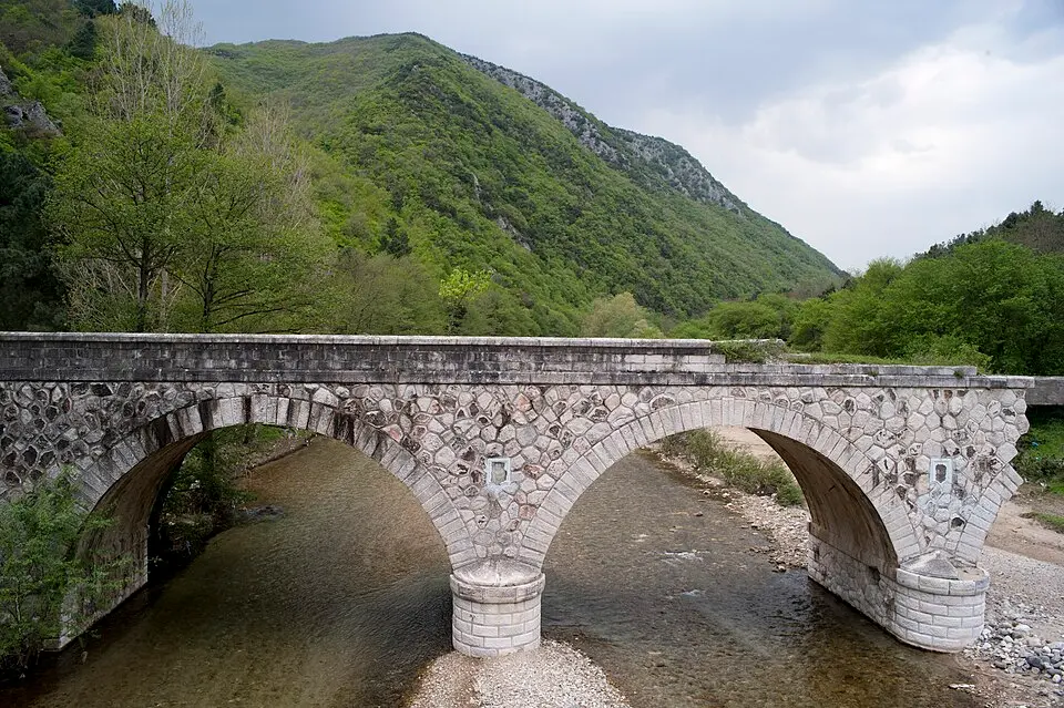 Image: Ggia · CC BY-SA 3.0 Γέφυρα Χαμιδιέ