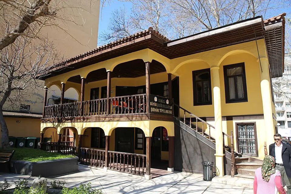 Denizli Büyükşehir Belediyesi Şehir Tiyatrosu