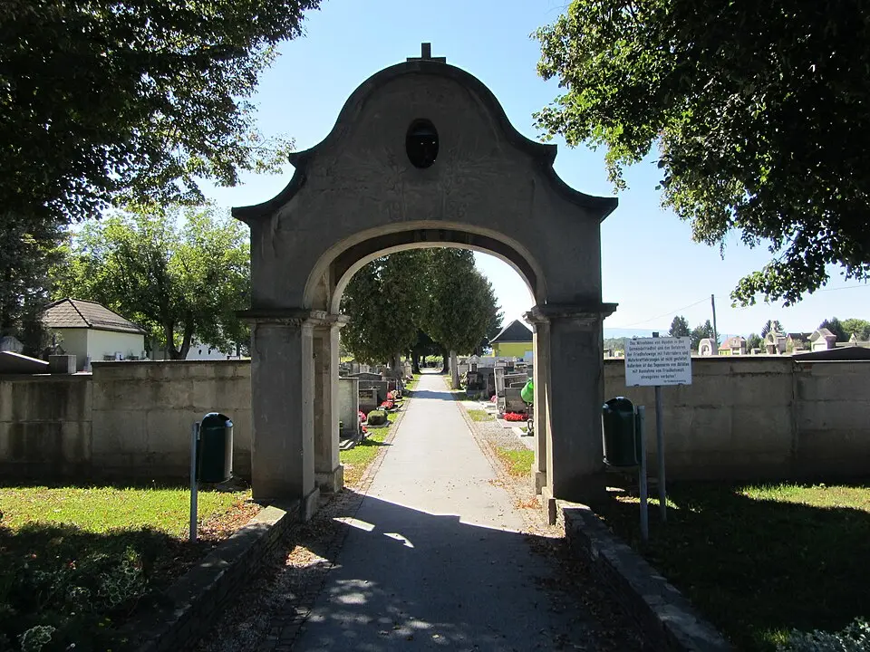 Friedhofsportal