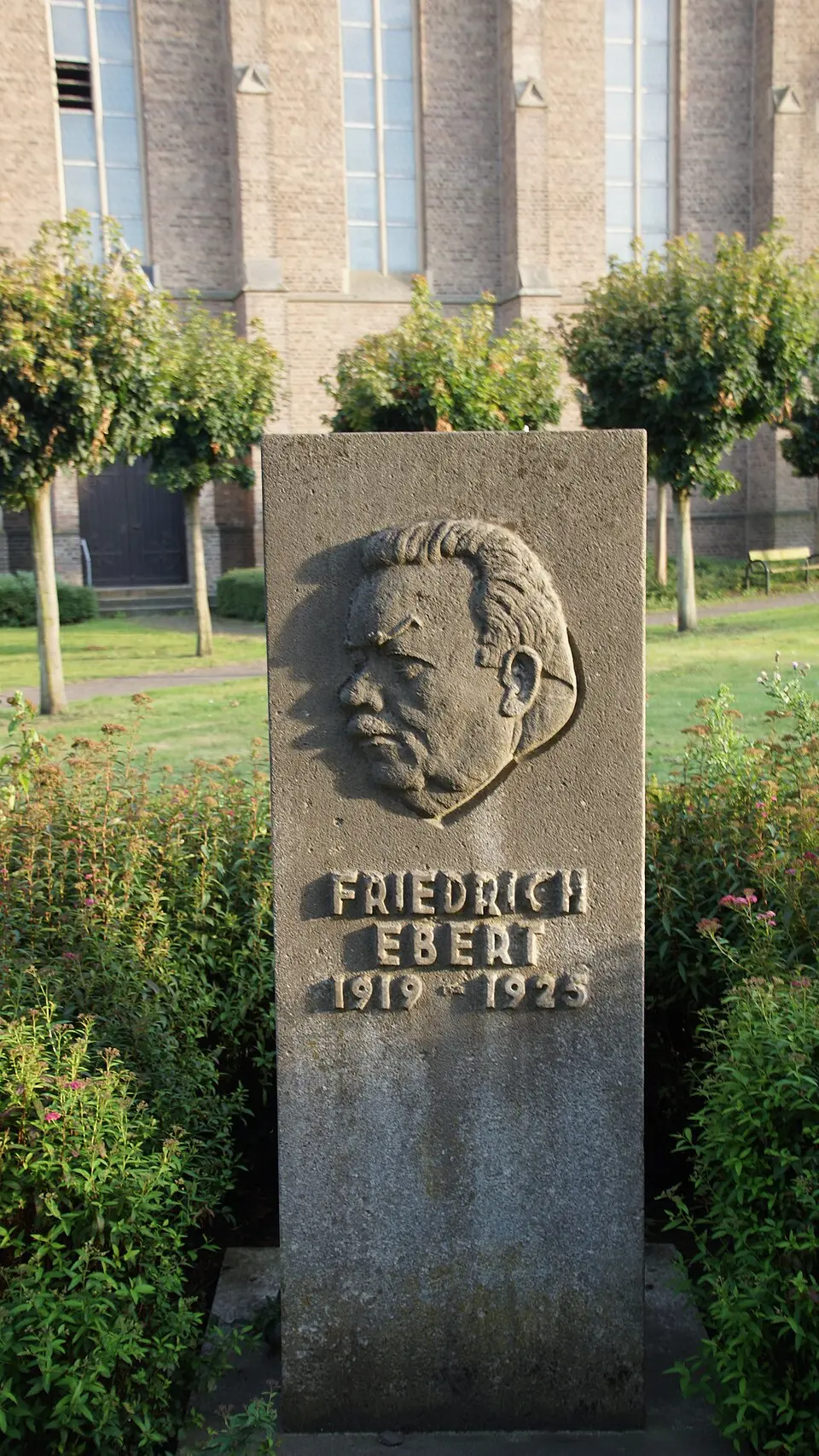 Bild: Tohma · CC BY-SA 4.0 Friedrich-Ebert-Denkmal