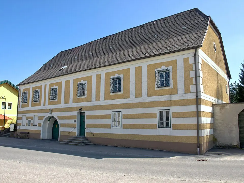 Obrázek: Grubernst (talk) · CC0 Pfarrhof