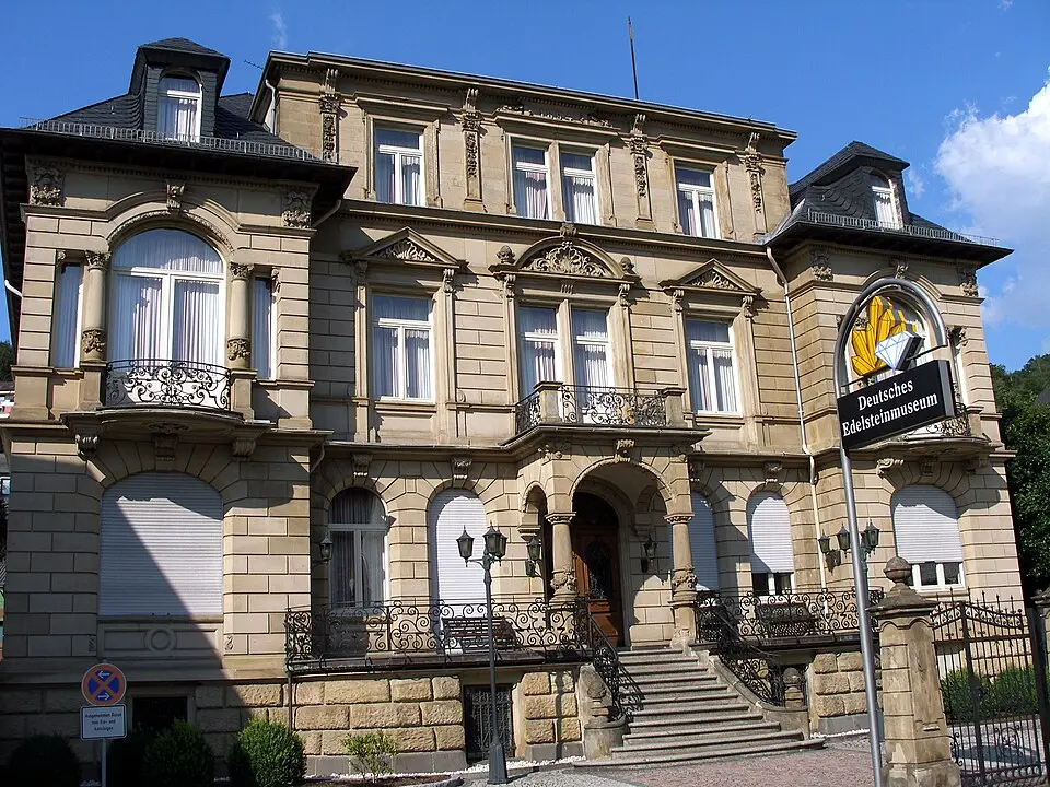 Mis en ligne par: Braegel · CC BY-SA 3.0 Deutsches Edelsteinmuseum