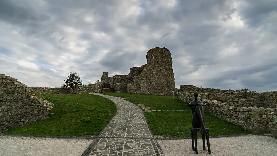 Hrad Devín-slovan. hradisk, palác hradný