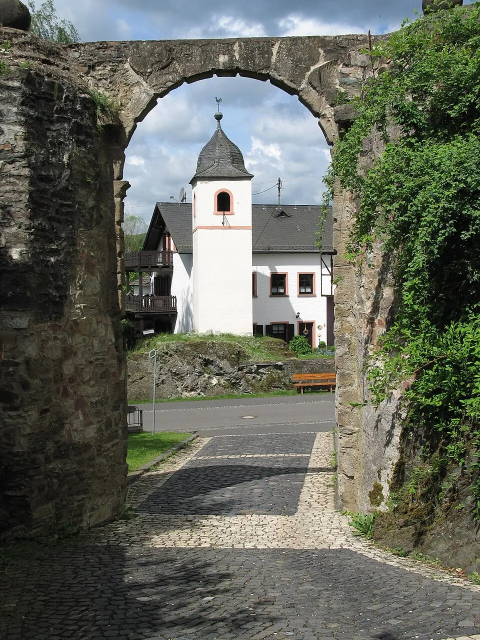 Obrázok: Reinhold Anton · Public domain Burg Dhronecken