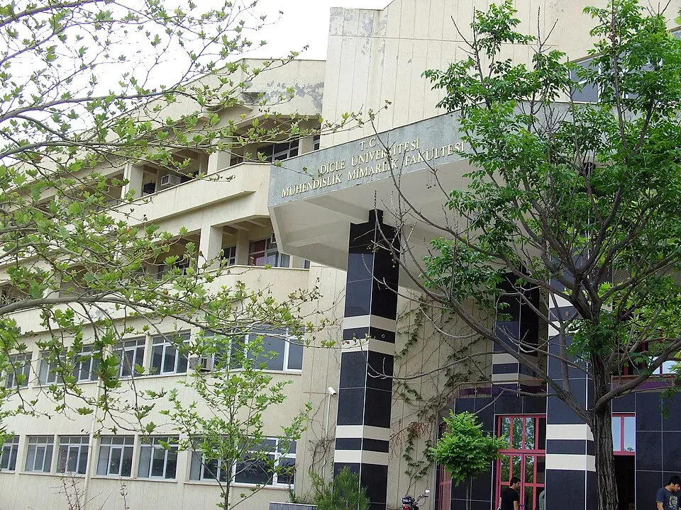 Dicle Üniversitesi