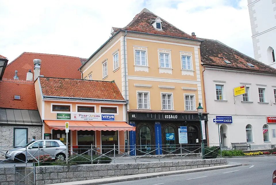 Wohn- und Geschäftshaus
