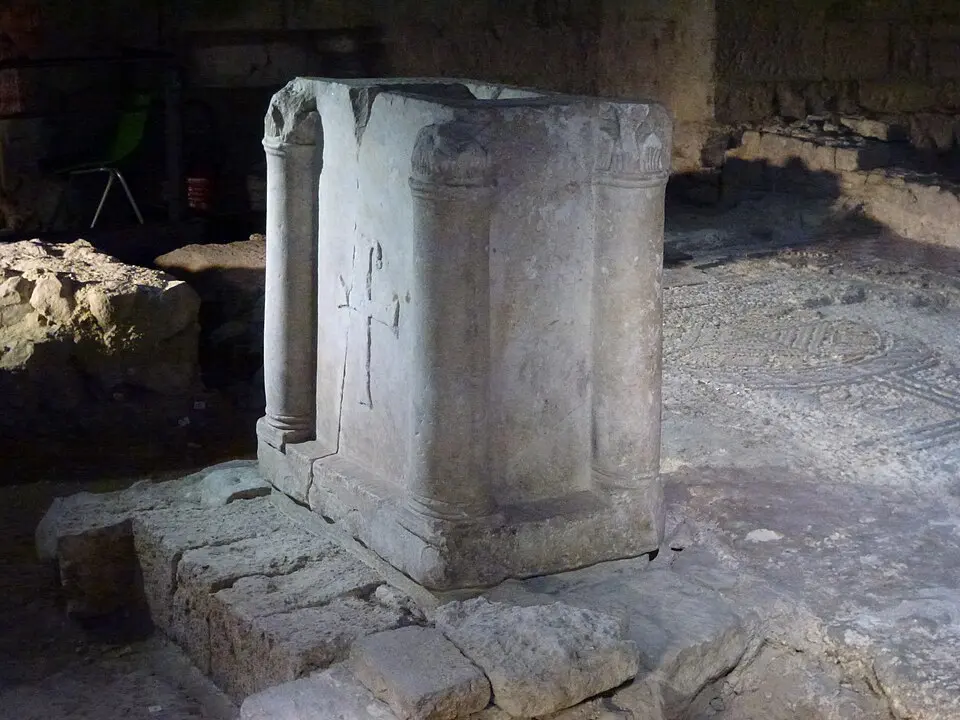 crypte archéologique de Notre Dame du Bourg