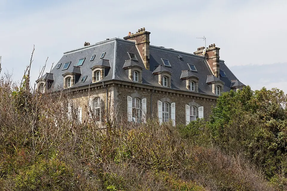 Image: Pymouss · CC BY-SA 4.0 château de la Goule aux Fées