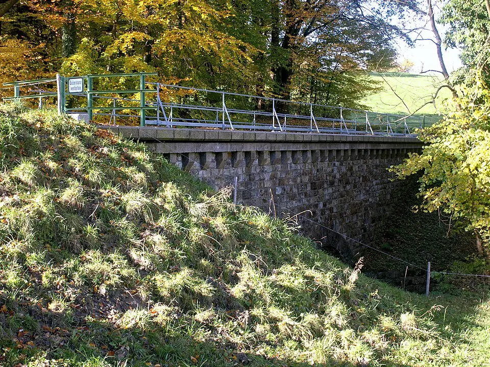 Hansingerbrücke, Einsteigturm 68