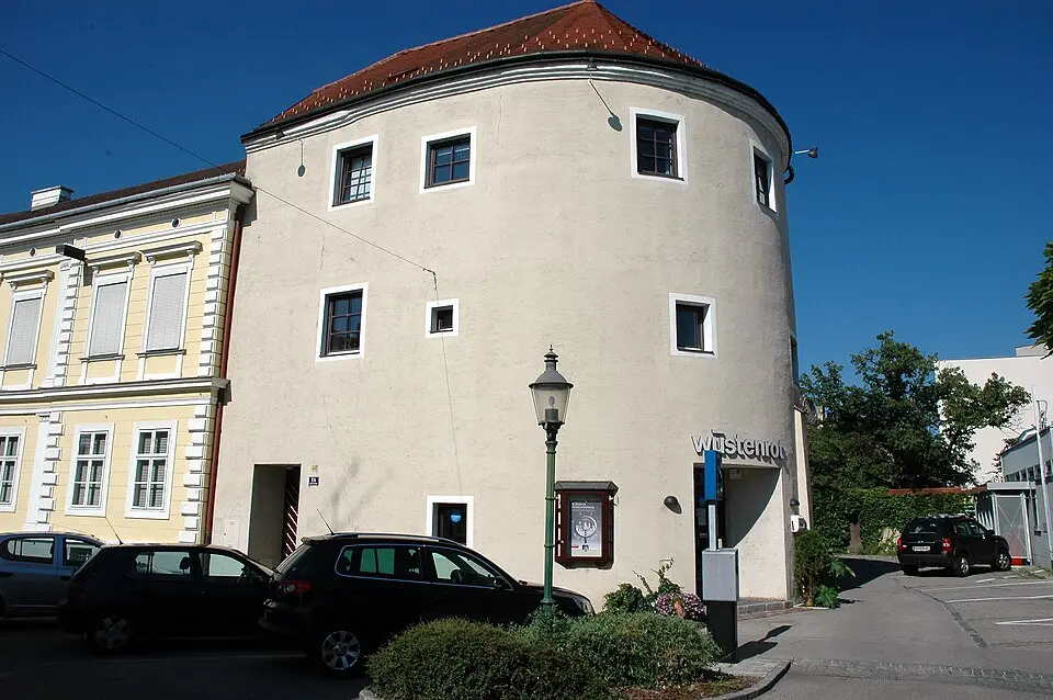 Obrázek: Bauer Karl · CC BY-SA 3.0 AT ehem. Turm der Stadtbefestigung
