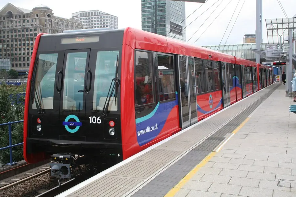 Image: Hippoattack at English Wikipedia · Public domain Docklands Light Railway