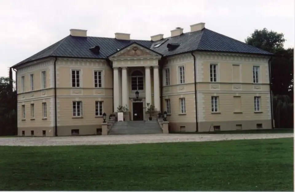 Pałac, Pleszewska 5a w Dobrzycy