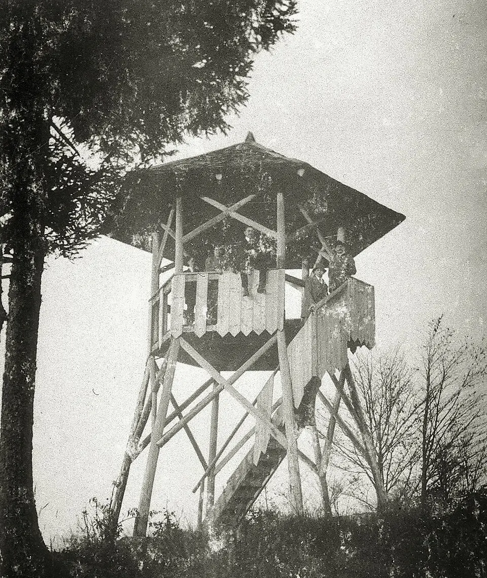 Aussichtsturm am Karren