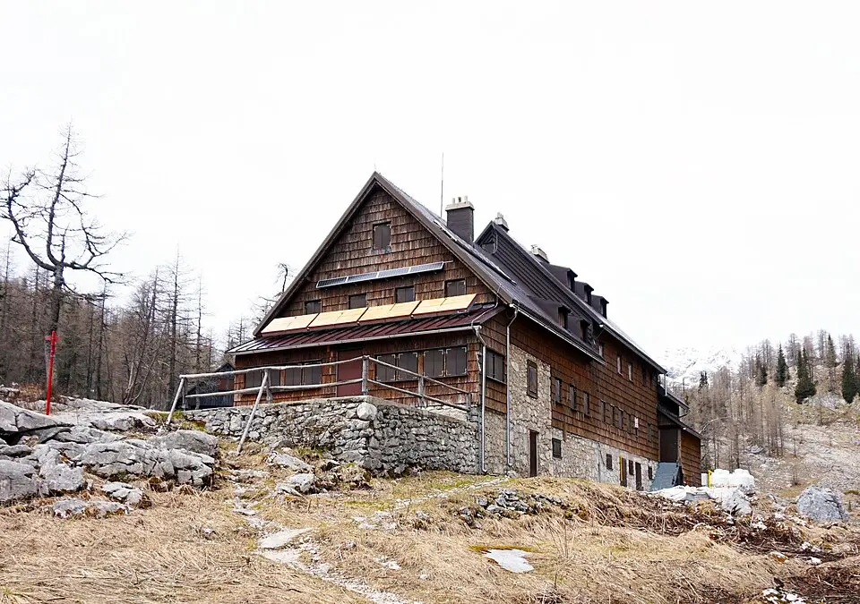 Koča pri Triglavskih jezerih