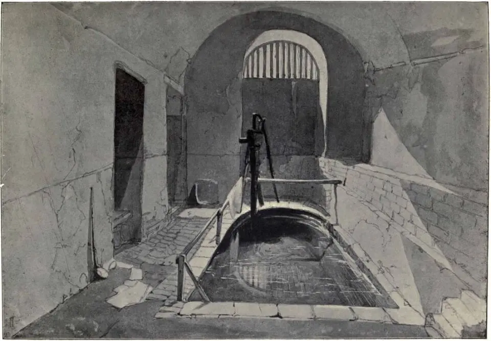 Roman Baths, Strand Lane