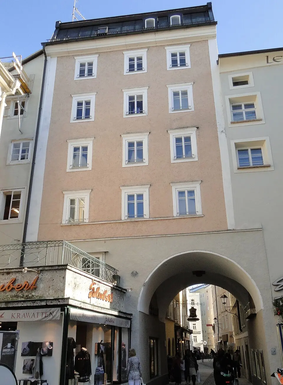 Bürgerhaus, Goldschlägerhaus mit Sauterbogen