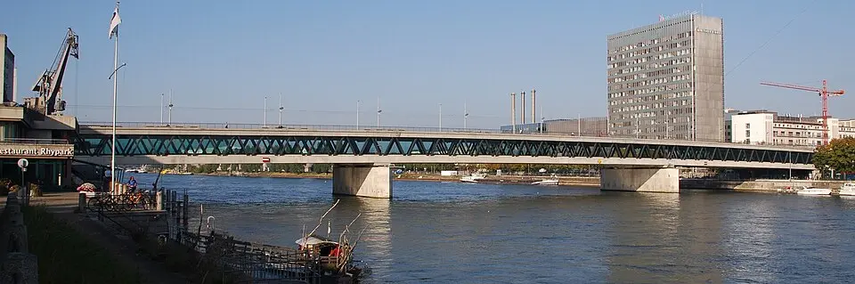 Dreirosenbrücke