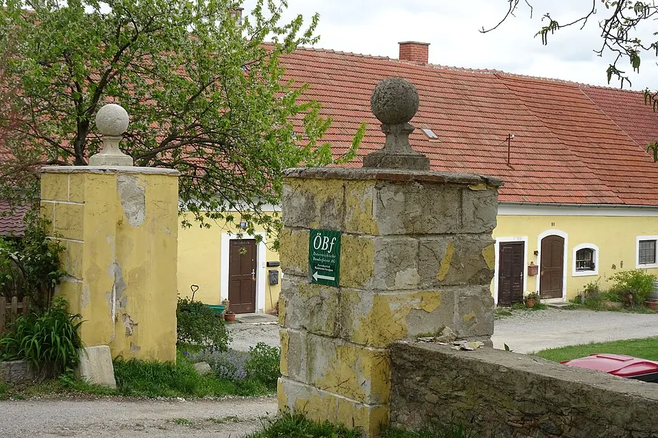 Anlage Meierhof und bauliche Strukturen des Schlossgartens Droß