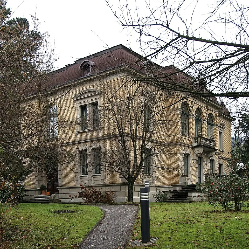 Villa Oscar Rüf mit Springbrunnenbecken