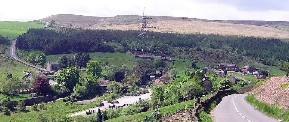 Image: Richard Harvey · CC BY-SA 3.0 Dunford Bridge