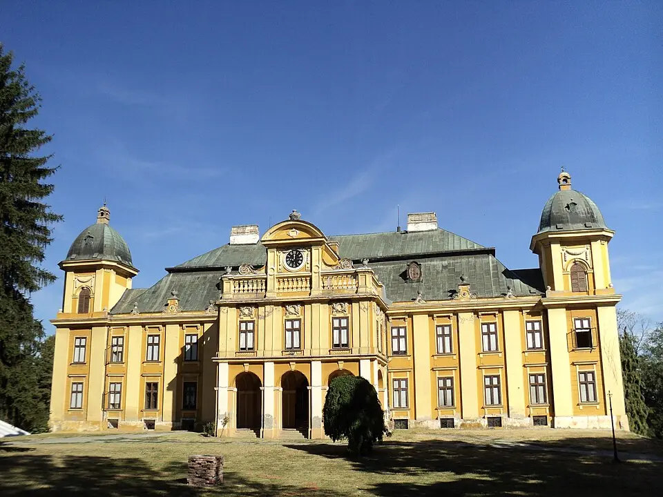 Dvorac Pejačević u Našicama