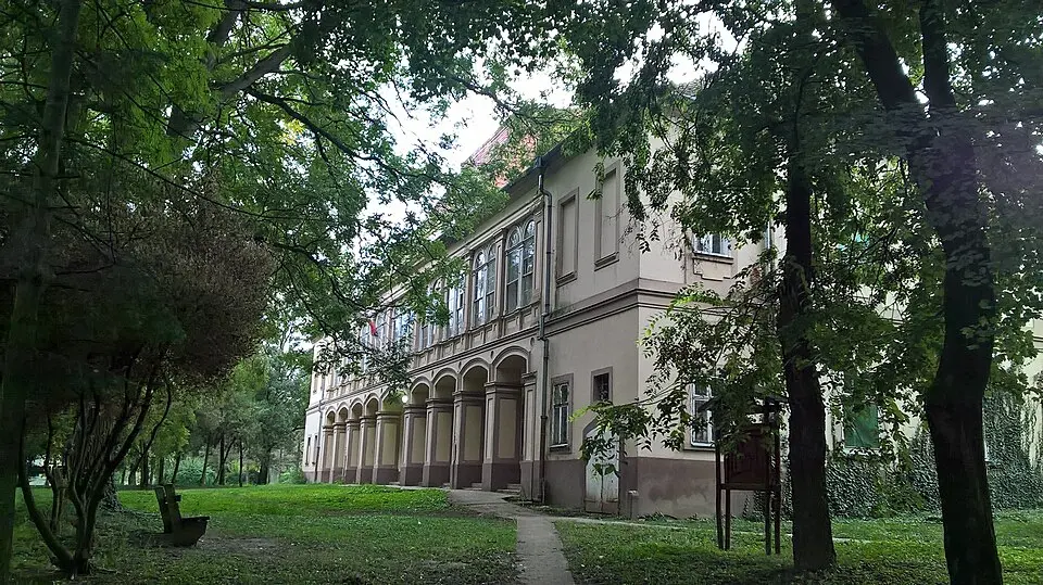 Дворац породице Сервијски