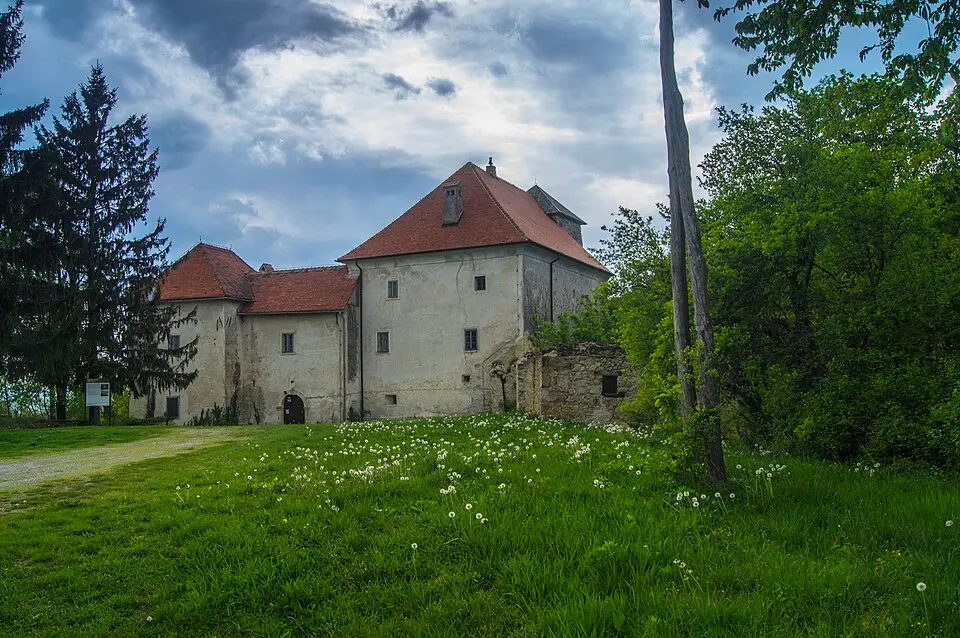 Orsich-várkastély (Slavetić)