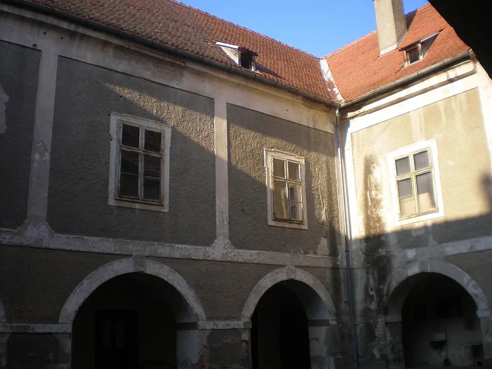 Image: MagdalenaSad · CC BY-SA 4.0 Cernik Castle