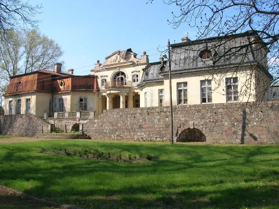 Zespół pałacowy w Bartoszewicach