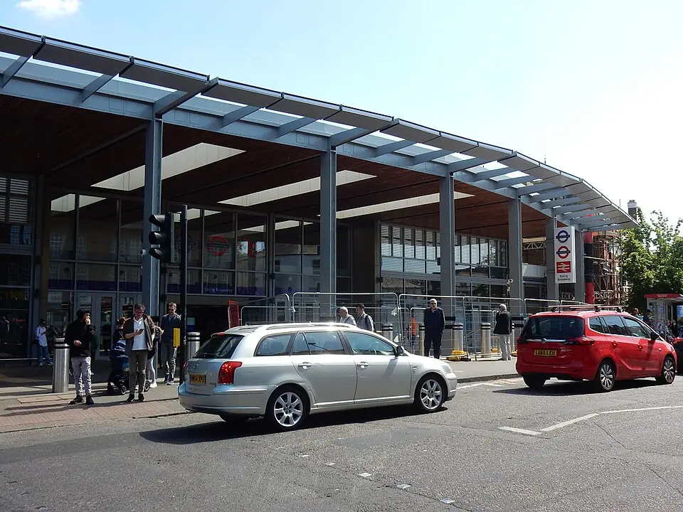 Ealing Broadway station