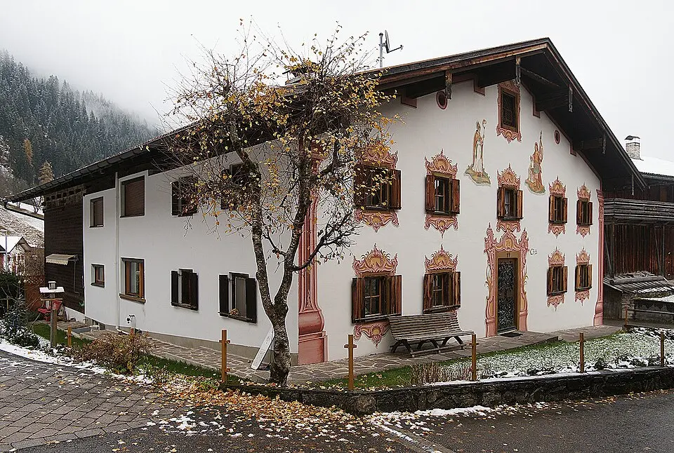 Image: OW (talk) · CC BY 3.0 Bauernhaus