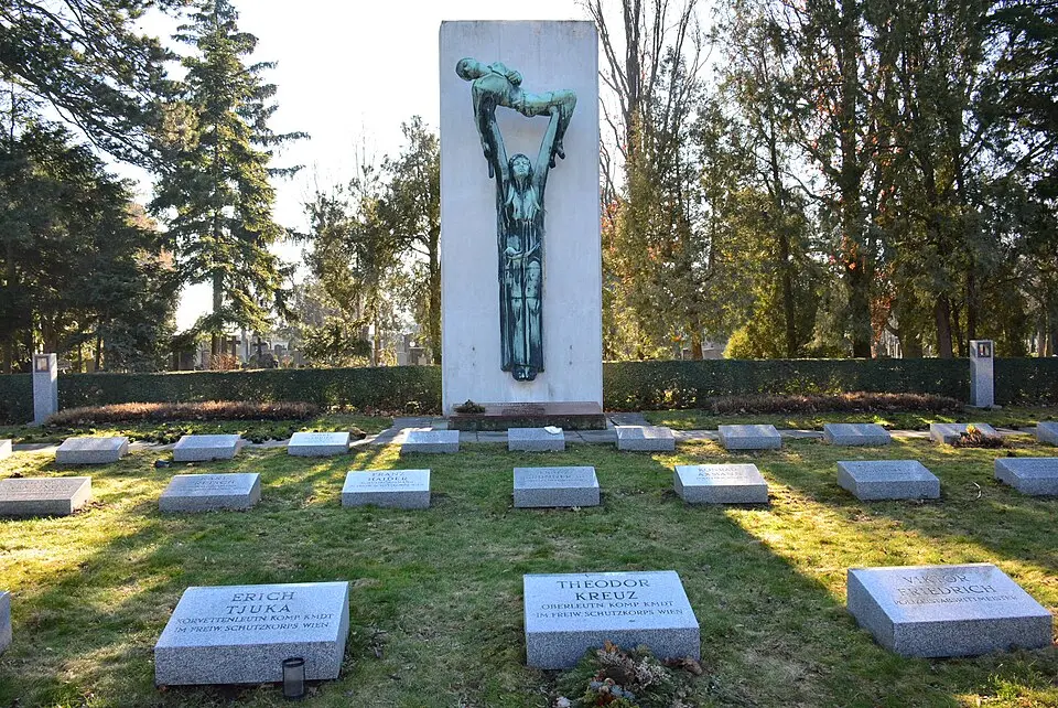 Obrázok: GuentherZ · CC BY 3.0 Denkmal für die Gefallenen der Exekutive