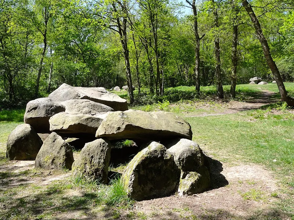 hunebedden in Bronneger