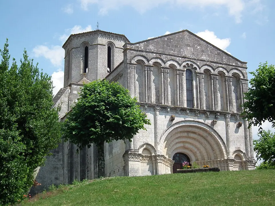 Image: Cobber17 · CC BY 3.0 Église Saint-Pierre