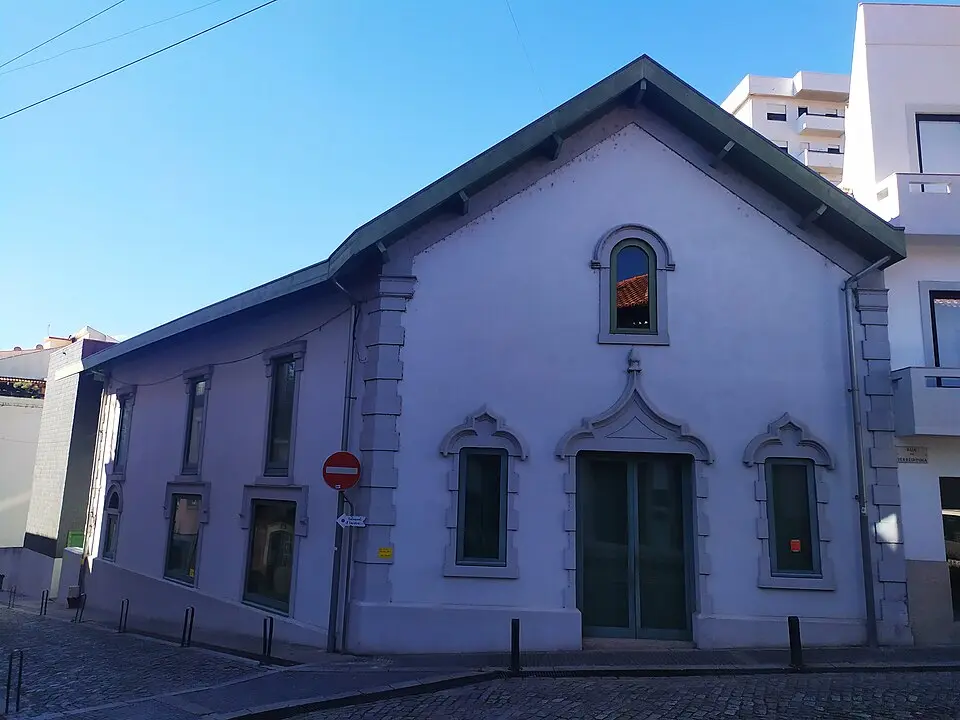 Edifício do Cine-Teatro Reguense