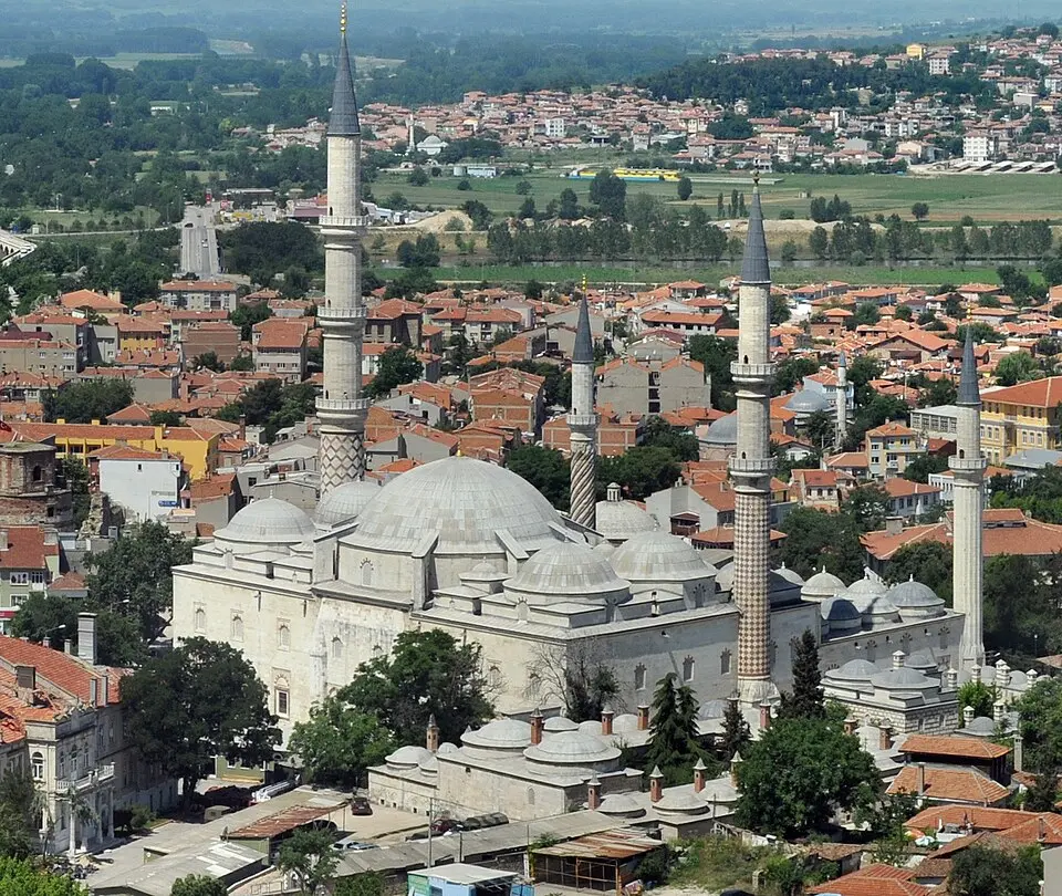 Üç Şerefeli Cami