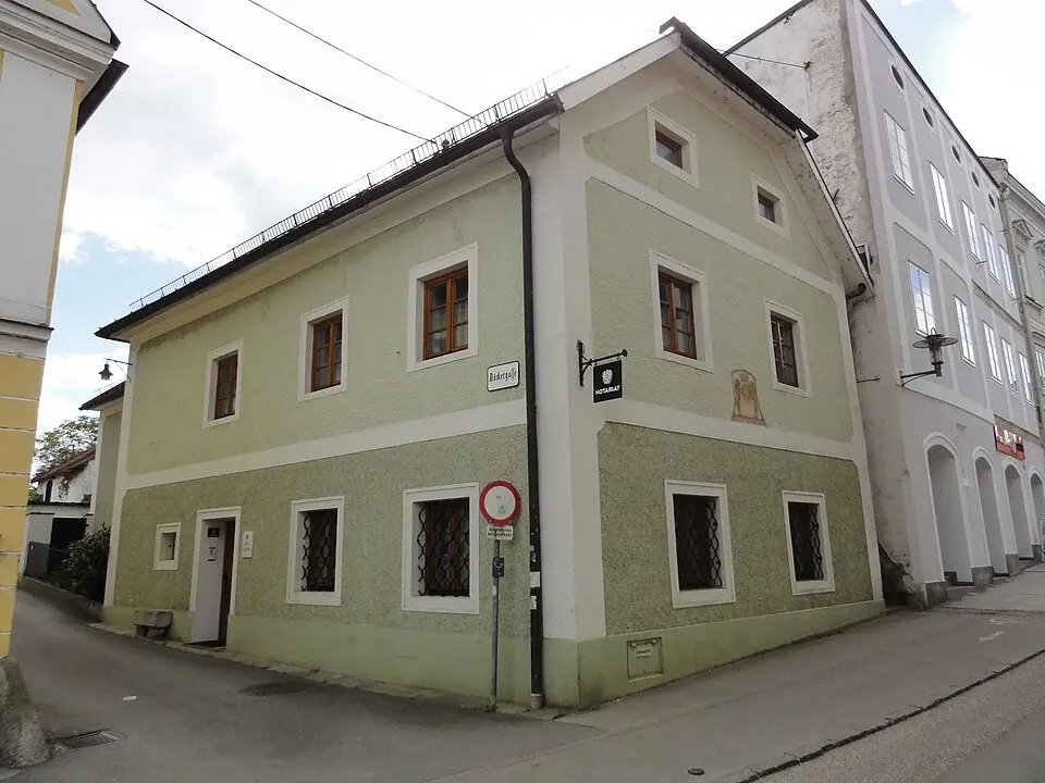 Bild: FranzOvilava · CC BY-SA 3.0 AT Bürgerhaus