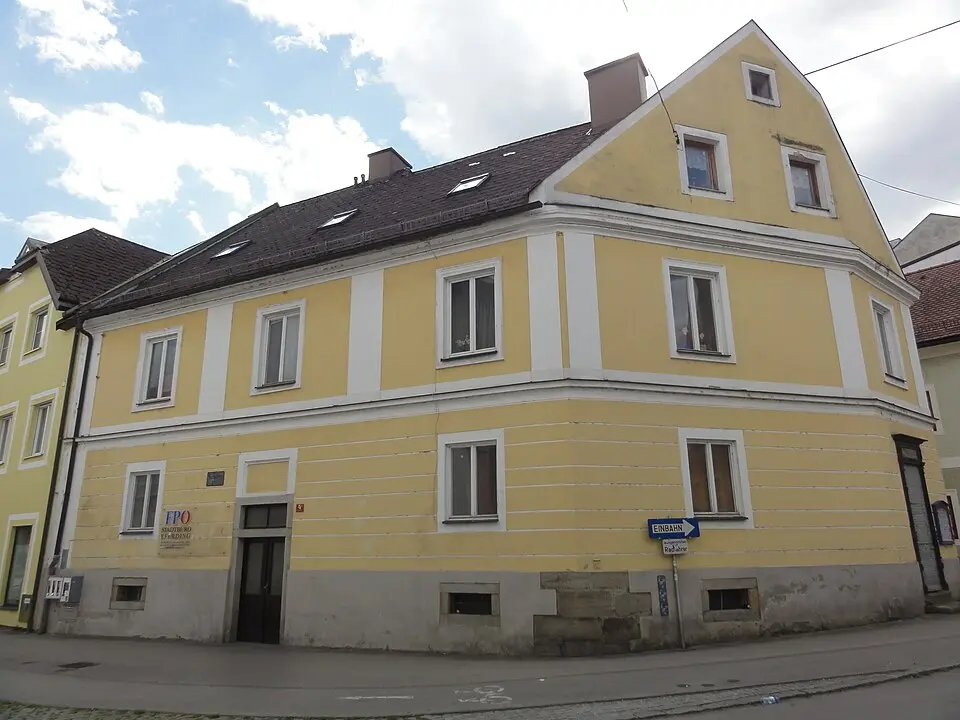 Bild: FranzOvilava · CC BY-SA 3.0 AT Bürgerhaus