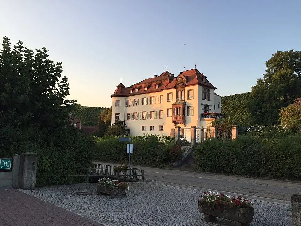 Slika: SBL1980 · CC BY-SA 3.0 DE Schloss Neuweier