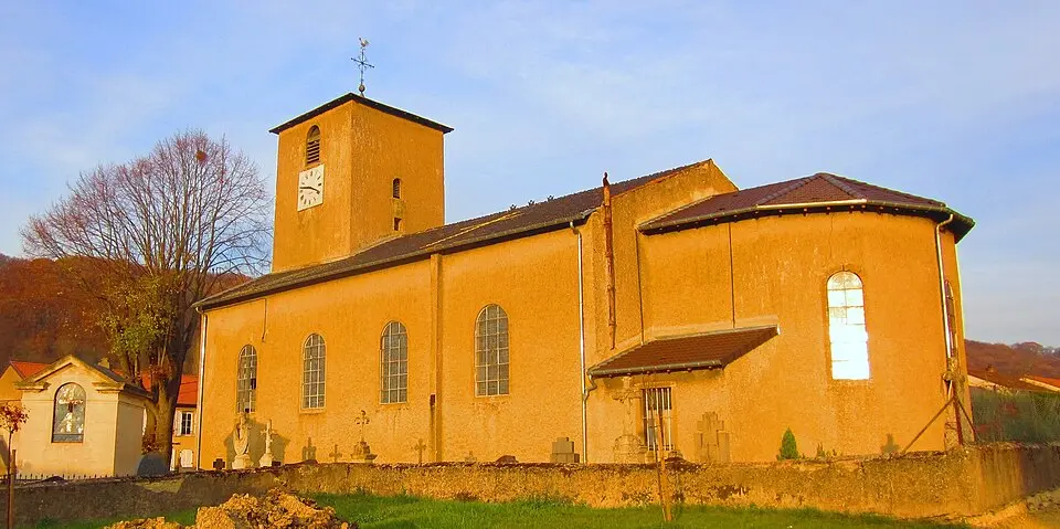 Kép: Aimelaime · Public domain Buding