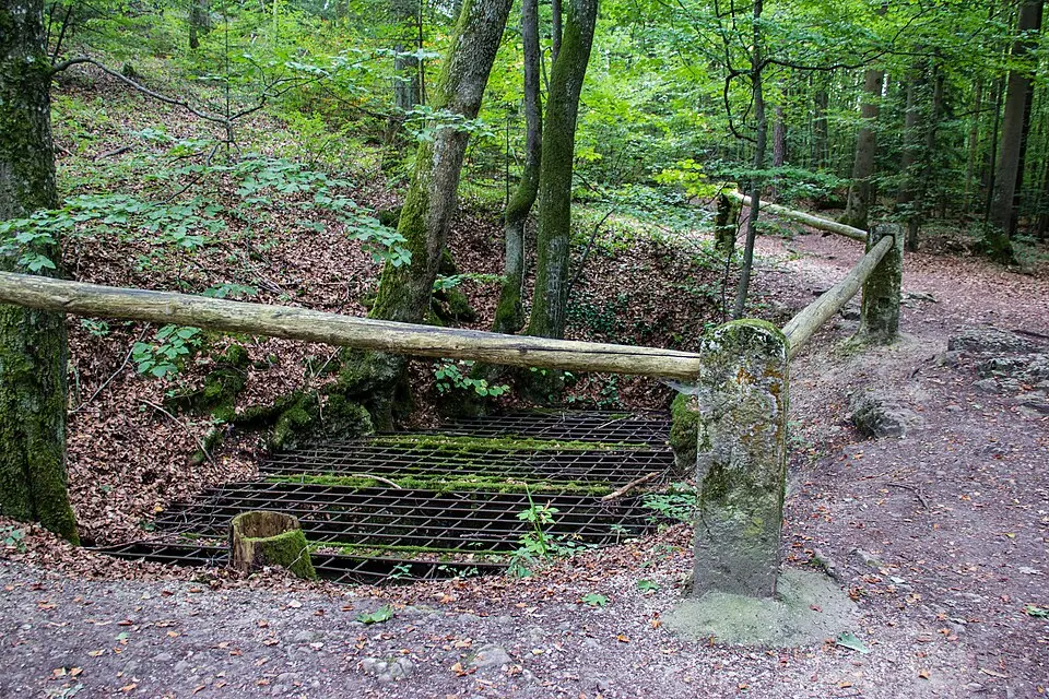 Image: Derzno · CC BY 3.0 Maximiliansgrotte