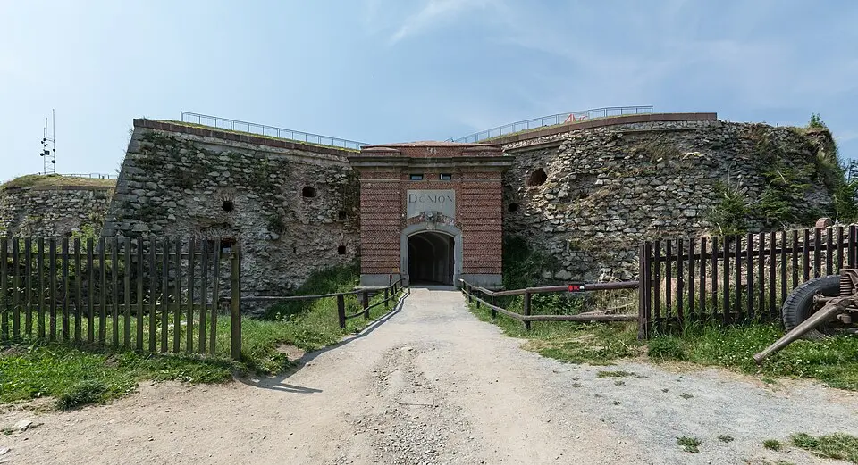 Fort główny (donżon)