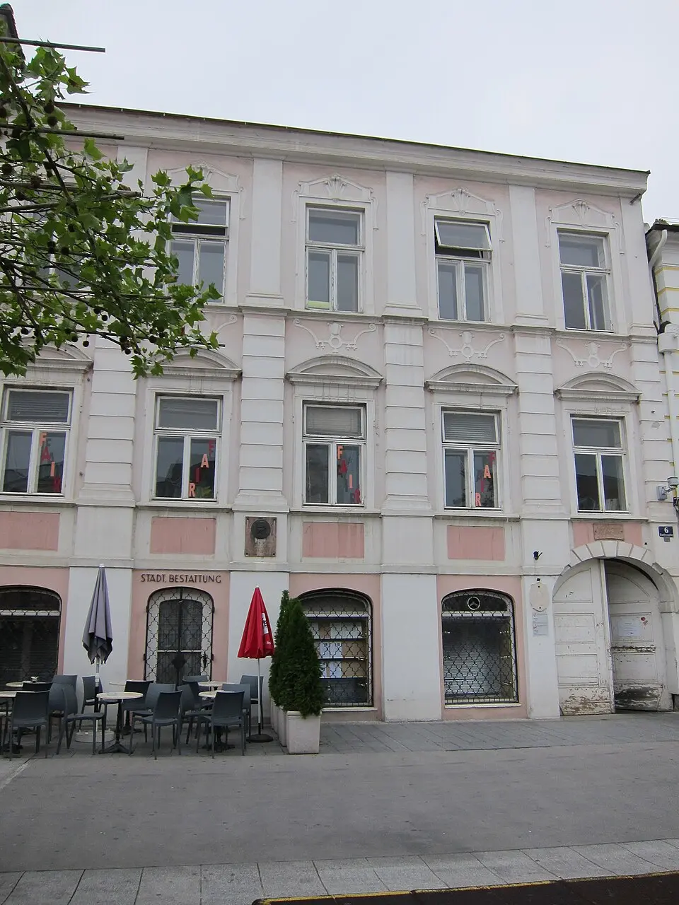 Bild: Kiterider · CC BY-SA 3.0 AT Ehem. Hauptschule, Musikverein