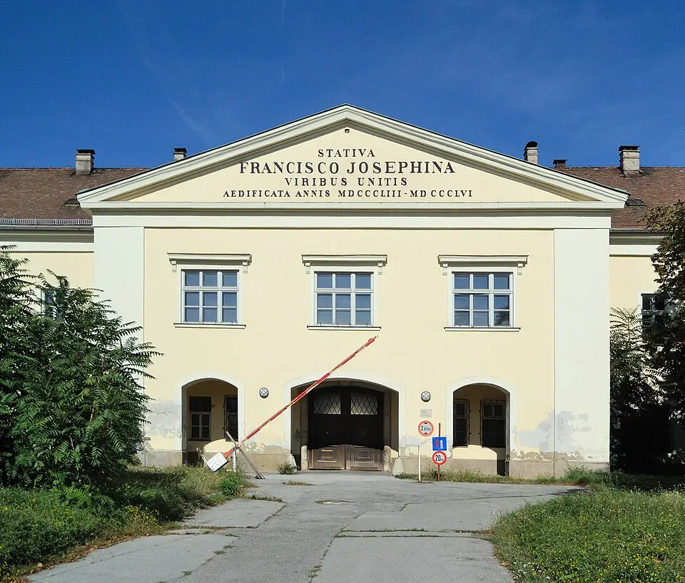 Ehem. Berger-Kaserne, Objekt 1, Hauptgebäude, Prandtauer Hof