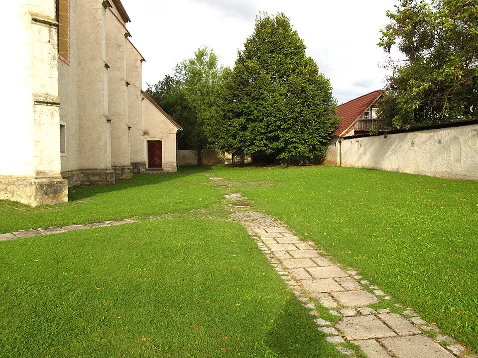 Slika: Clemens PFEIFFER · CC BY 3.0 Kirchhof/Friedhof ehemaliger