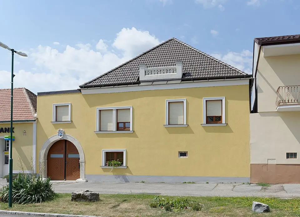 Obrázok: Robert Heilinger · CC BY-SA 3.0 Ehem. Weinhauerhof
