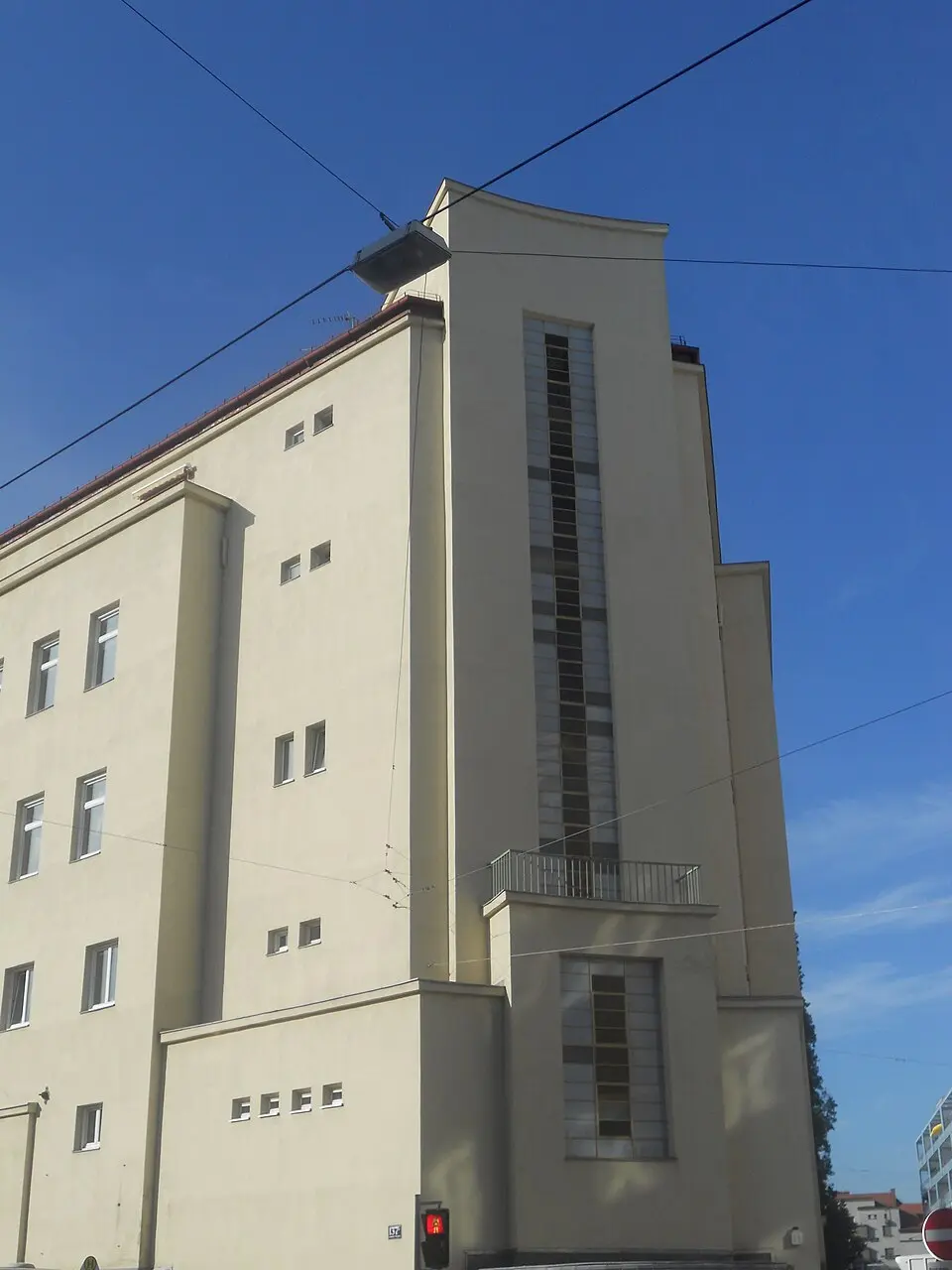 Slika: Maclemo · CC BY-SA 3.0 Miethaus, Ehem. Herz-Jesu-Schule, Eos-Kino